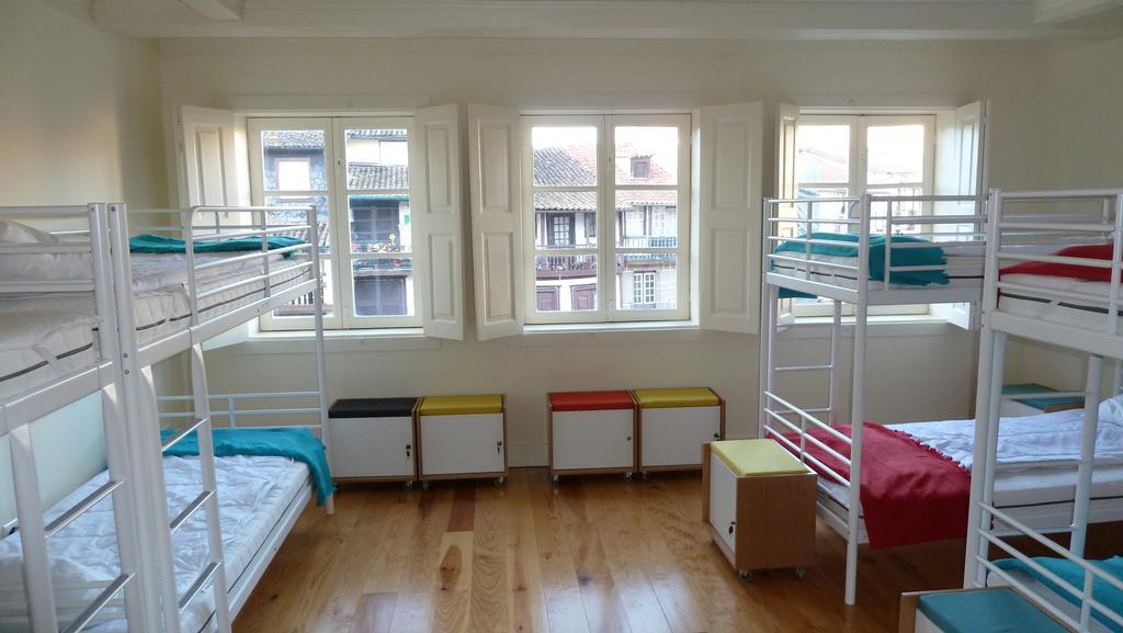 Santiago 31 Hostel Guimarães Habitación foto